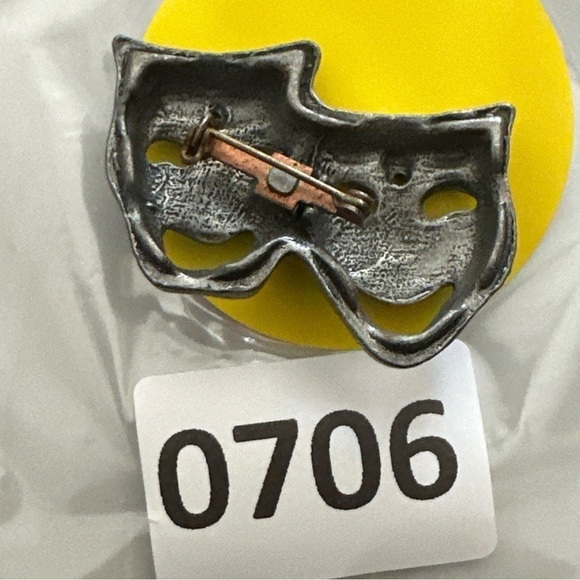 Vintage Brooch Pin Solid Pewter Theater Comedy Tragedy Masks Happy Sad Face 0706 - Picture 5 of 5